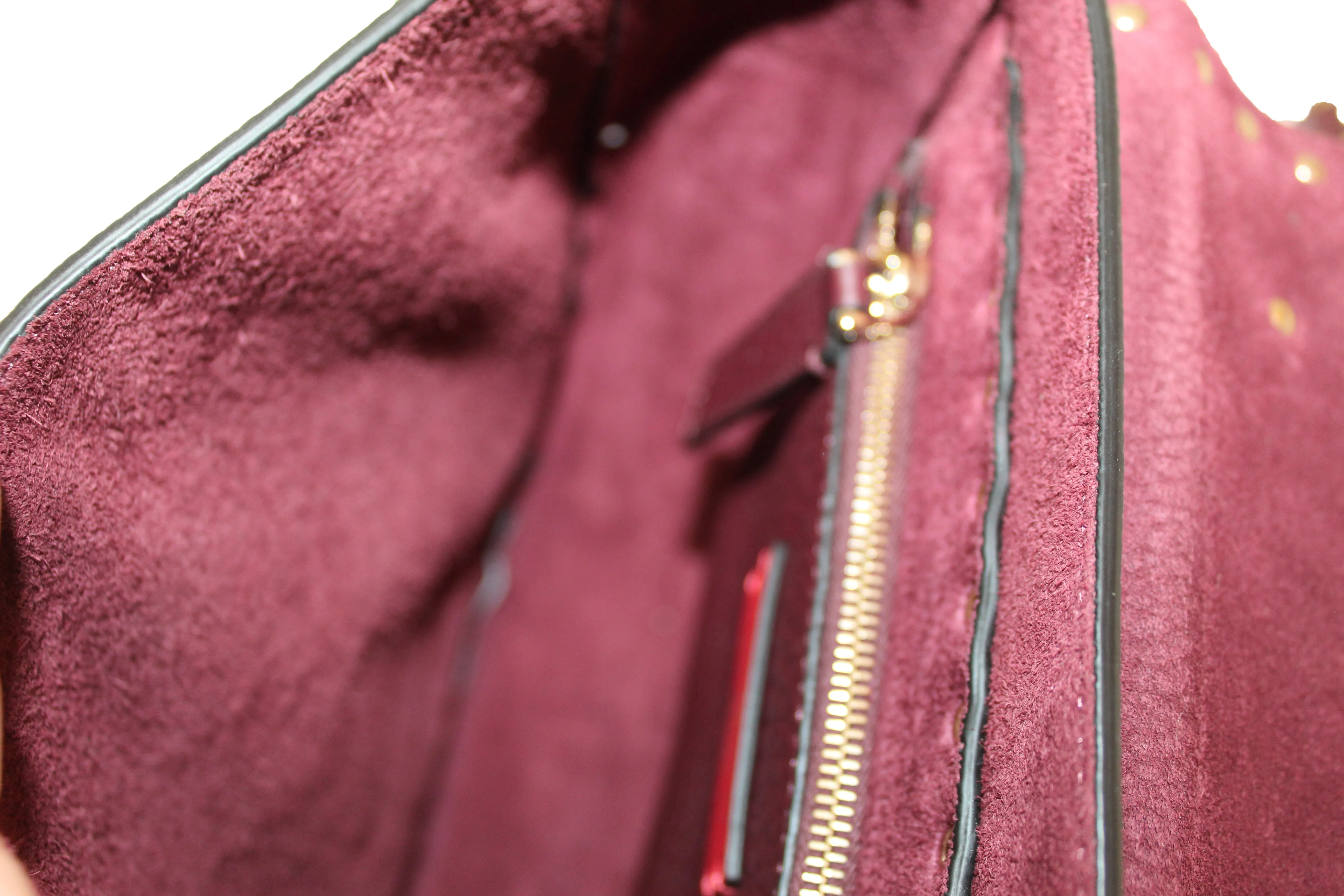 Authentic NEW Valentino Garavani Burgundy Pebbled Calfskin Rockstud Haftmoon Saddle Bag