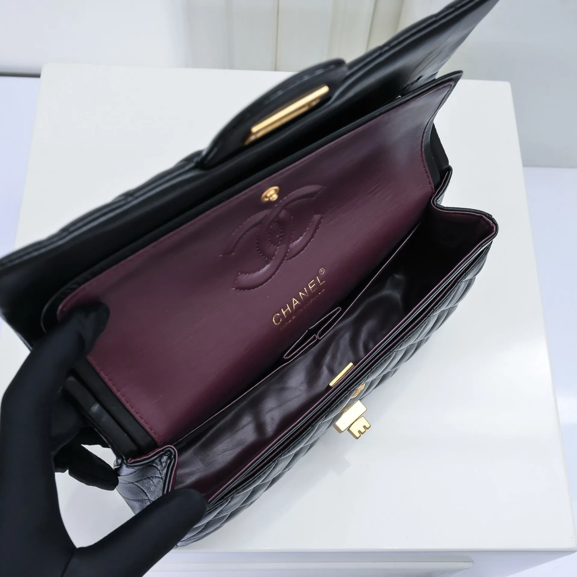 CC1081 2.55 Handbag / 6.3 x 9.4 x 3in