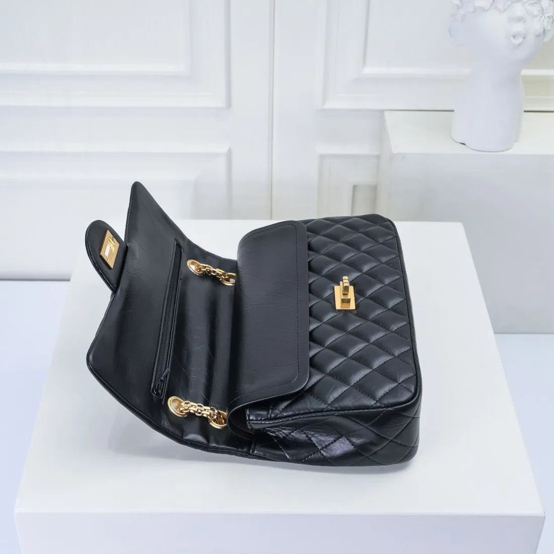 CC1081 2.55 Handbag / 6.3 x 9.4 x 3in