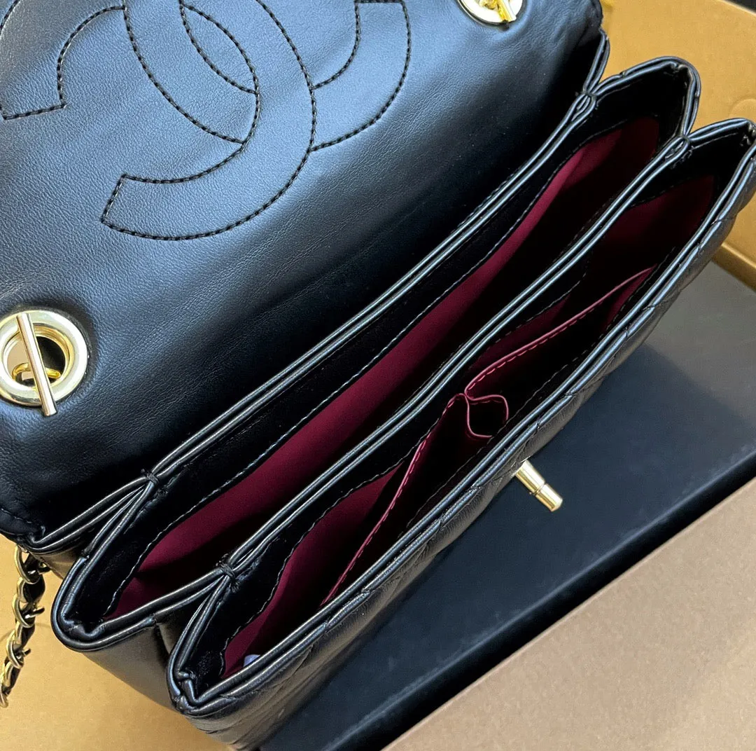 CC631 Flap Bag with Top Handle / 6.6 × 9.8 × 3.9 in