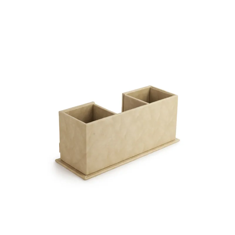 Clasped Remote Organiser