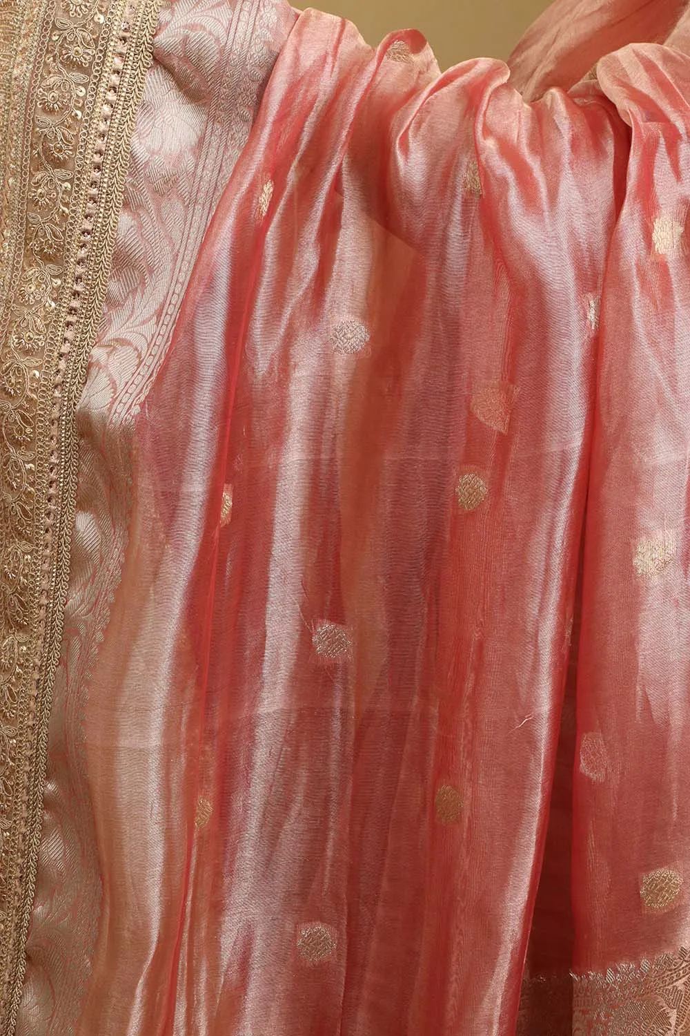 Exquisite Pink Handloom Banarasi Pure Tissue Silk Saree