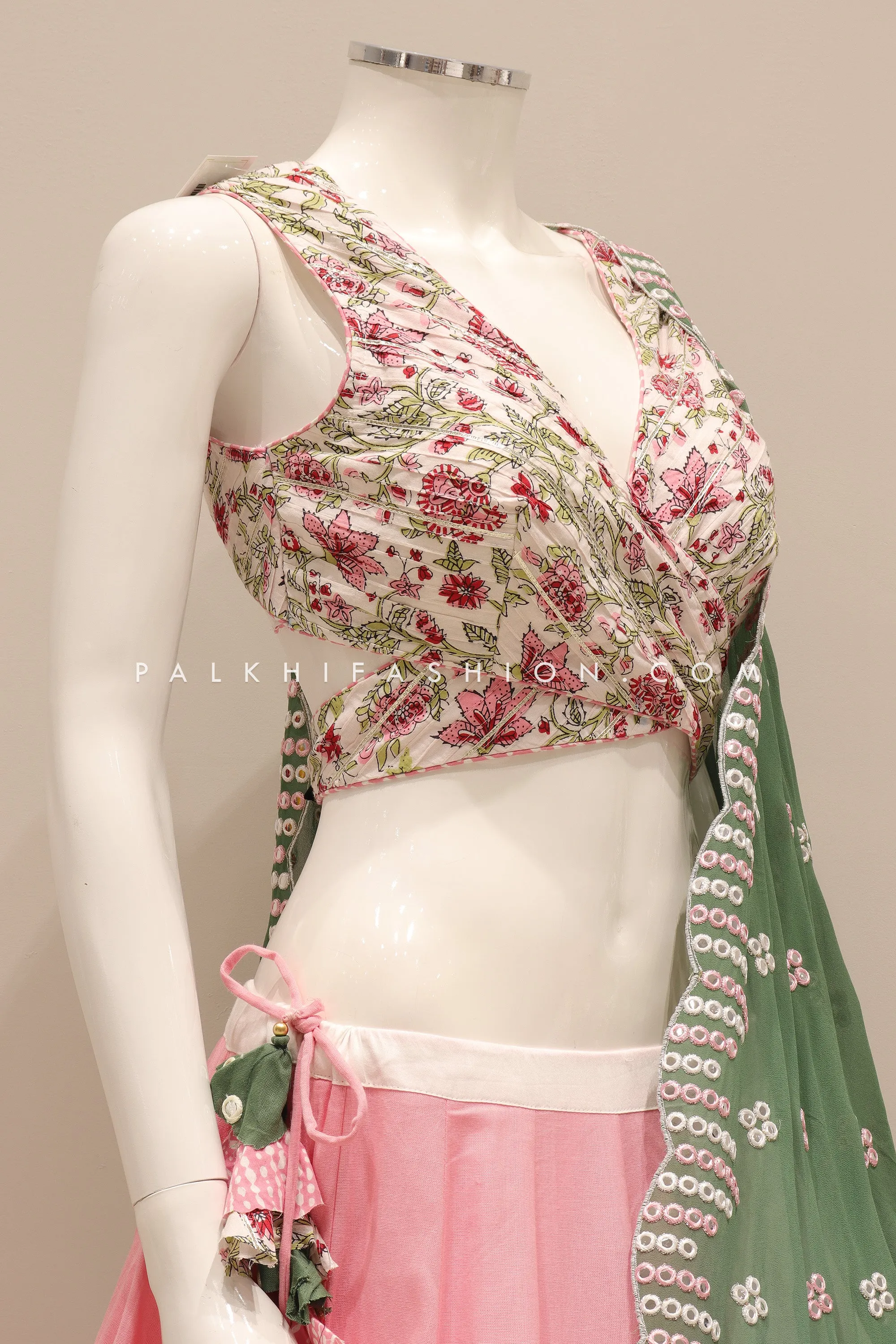 Exquisite White/Pink Navratri Chaniya Choli Attractive Blouse