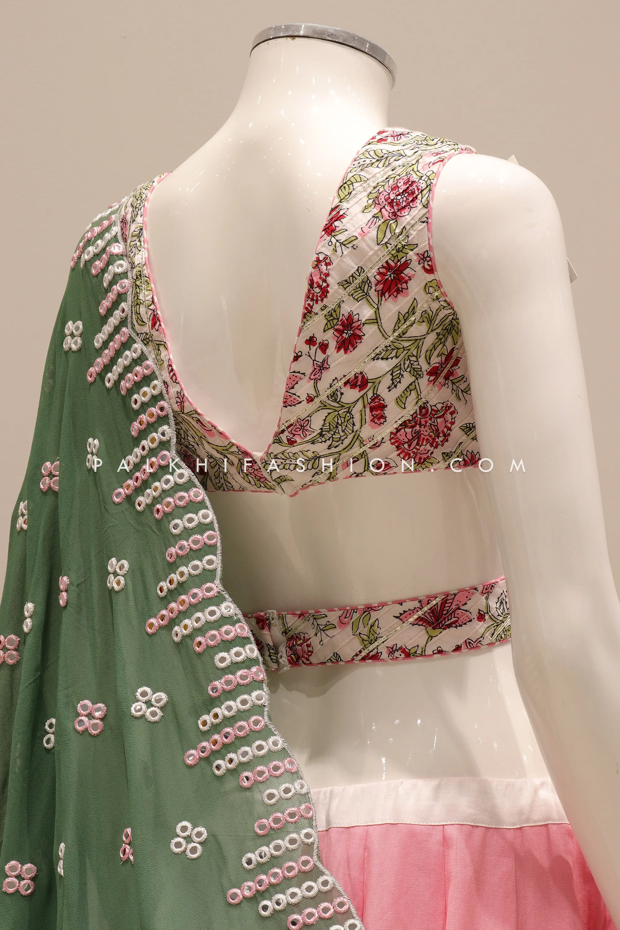 Exquisite White/Pink Navratri Chaniya Choli Attractive Blouse