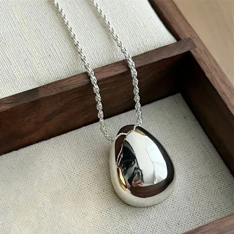 Exquisite Women's Smooth Teardrop Shape Pendant Necklace