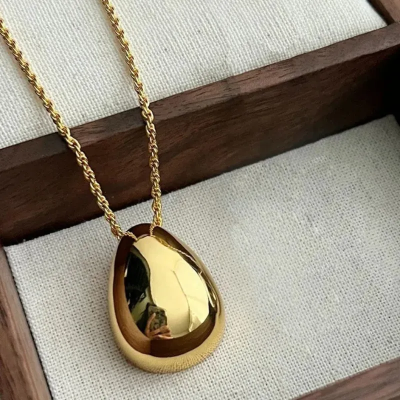 Exquisite Women's Smooth Teardrop Shape Pendant Necklace