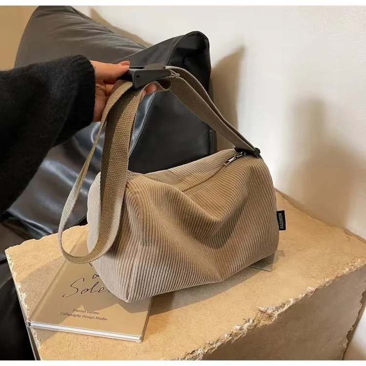 Large capacity canvas travel bag