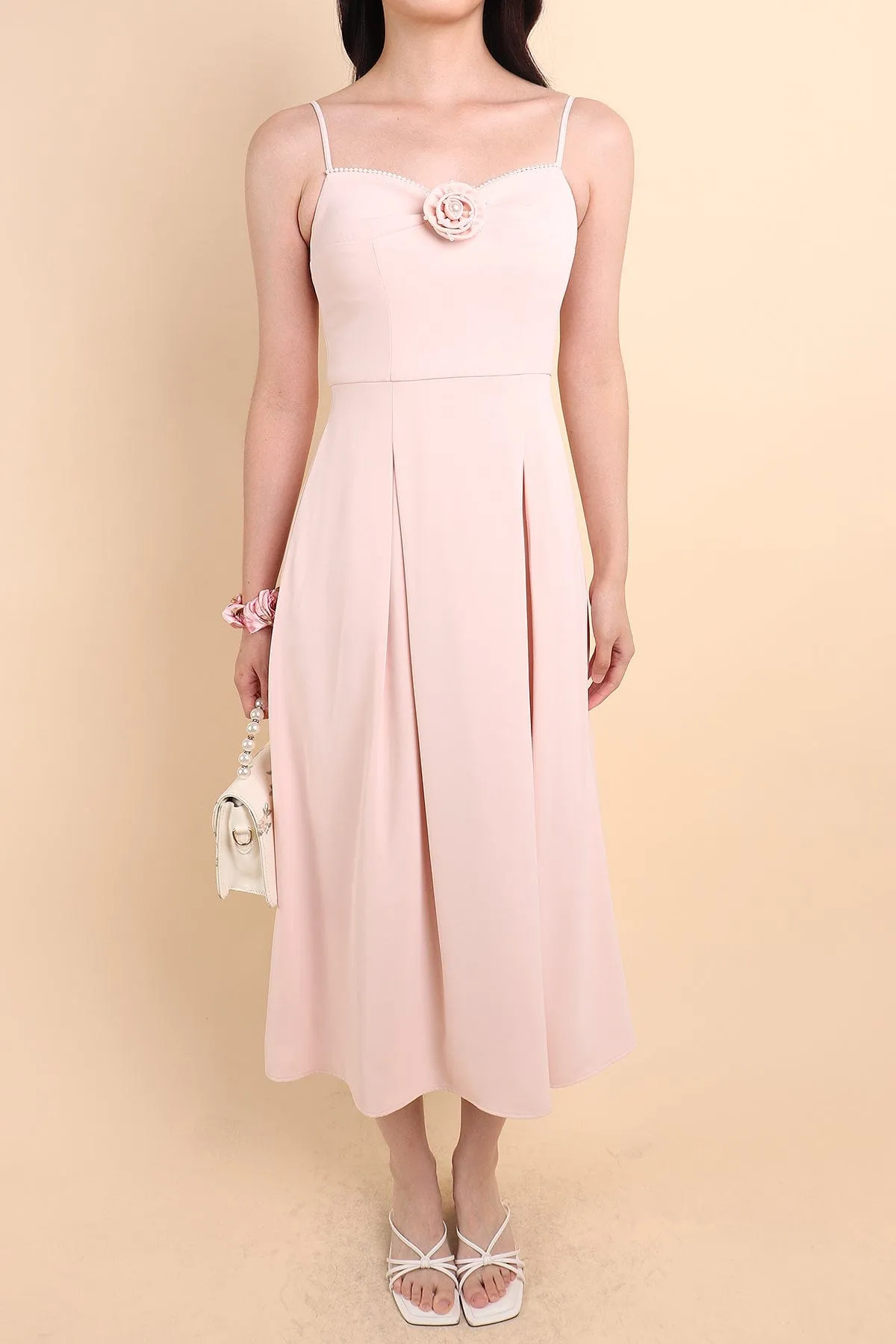 LAURELL EXQUISITE PEARL MAXI DRESS IN LIGHT PINK