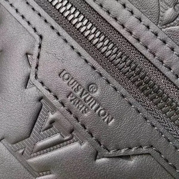 Men&#8217;s Monogram Embossed Double Flat Messenger Bag M44635 Black 2019 Collection