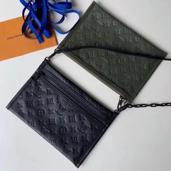 Men&#8217;s Monogram Embossed Double Flat Messenger Bag M44635 Black 2019 Collection