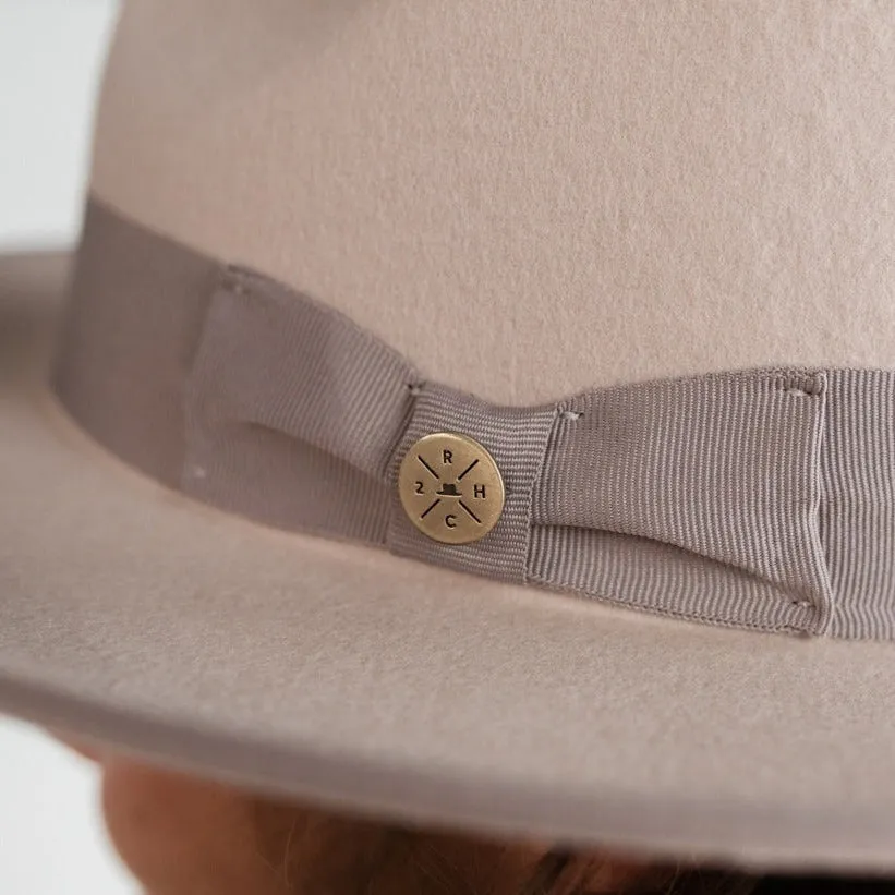 Vintage Vogue Exquisite Emblem Felt Fedora