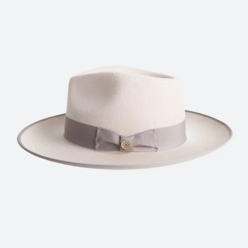 Vintage Vogue Exquisite Emblem Felt Fedora
